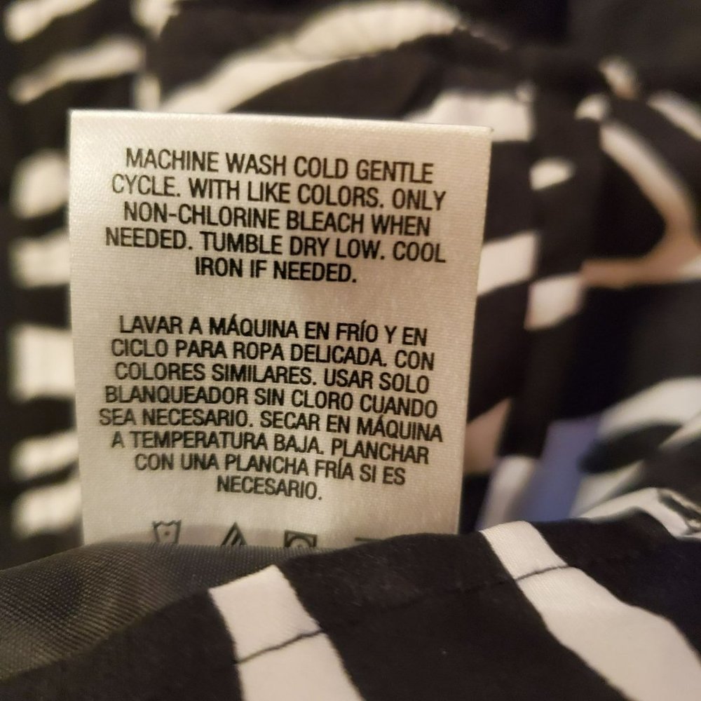 REVERSIBLE (NO BRAND) VEST BLACK/ZEBRA BUTTON UP SIZE MEDIUM - Picture 4 of 7